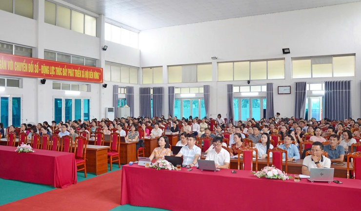 Phường Tùng Thiện tập huấn hệ thống quản trị thực thi nhiệm vụ và đánh giá cán bộ theo OKR/KPI trên nền tảng Hanoiwork- Ảnh 1.