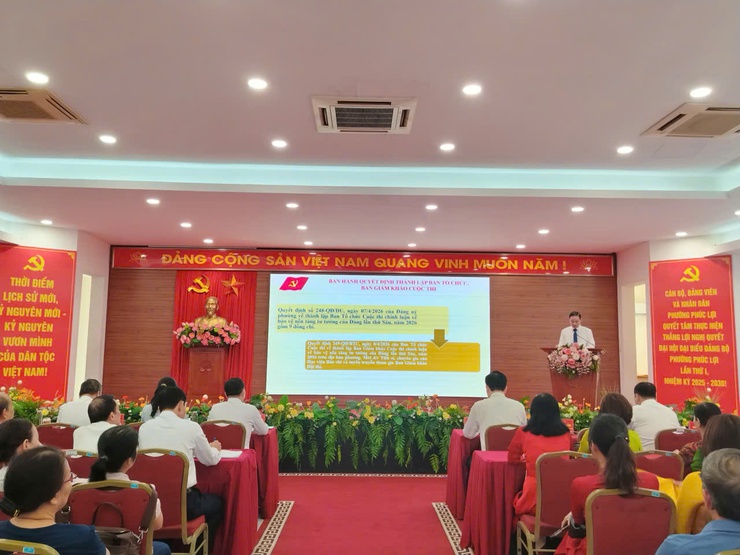 Phường Phúc Lợi trao giải Cuộc thi chính luận về bảo vệ nền tảng tư tưởng của Đảng lần thứ Sáu năm 2026- Ảnh 2.
