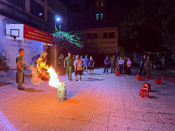 Phường Đống Đa tăng cường công tác tuyên truyền, tập huấn phòng cháy chữa cháy- Ảnh 4.