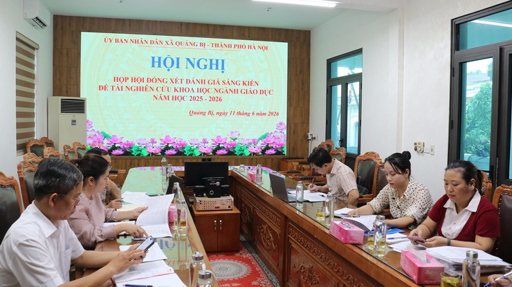 UBND xã Quảng Bị họp Hội đồng xét, đánh giá sáng kiến, đề tài nghiên cứu khoa học ngành Giáo dục năm học 2025 - 2026- Ảnh 2.