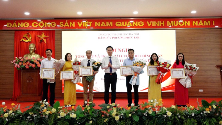 Phường Phúc Lợi trao giải Cuộc thi chính luận về bảo vệ nền tảng tư tưởng của Đảng lần thứ Sáu năm 2026- Ảnh 4.