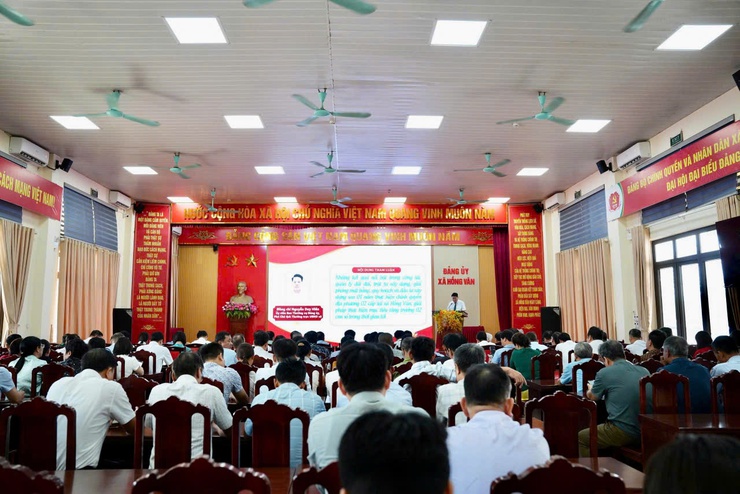 Xã Hồng Vân sơ kết 01 năm thực hiện mô hình chính quyền địa phương 2 cấp và trao giải cuộc thi chính luận về bảo vệ nền tảng tư tưởng của Đảng năm 2026- Ảnh 1.