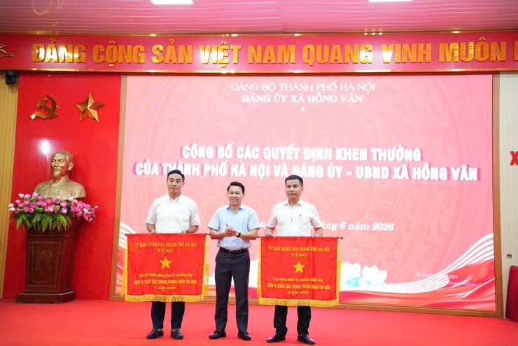 Xã Hồng Vân sơ kết 01 năm thực hiện mô hình chính quyền địa phương 2 cấp và trao giải cuộc thi chính luận về bảo vệ nền tảng tư tưởng của Đảng năm 2026- Ảnh 3.