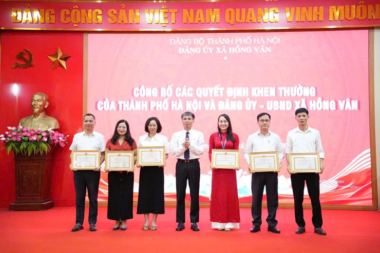 Xã Hồng Vân sơ kết 01 năm thực hiện mô hình chính quyền địa phương 2 cấp và trao giải cuộc thi chính luận về bảo vệ nền tảng tư tưởng của Đảng năm 2026- Ảnh 4.