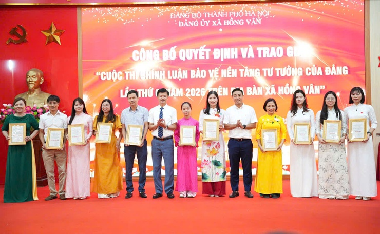 Xã Hồng Vân sơ kết 01 năm thực hiện mô hình chính quyền địa phương 2 cấp và trao giải cuộc thi chính luận về bảo vệ nền tảng tư tưởng của Đảng năm 2026- Ảnh 10.