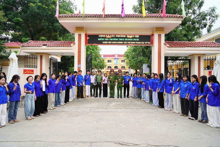Thí sinh Tây Phương bước vào môn thi đầu tiên Kỳ thi tốt nghiệp THPT năm 2026- Ảnh 2.