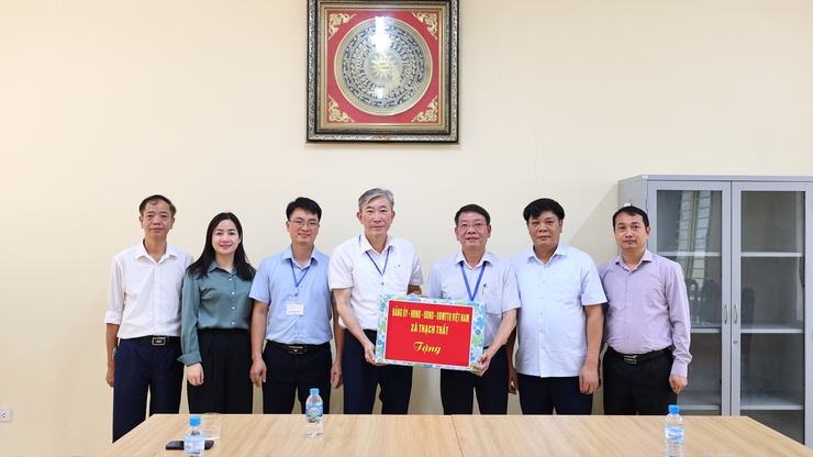 LÃNH ĐẠO XÃ THẠCH THẤT THĂM, ĐỘNG VIÊN HỘI ĐỒNG COI THI TẠI CÁC ĐIỂM THI TỐT NGHIỆP THPT NĂM 2026- Ảnh 1.