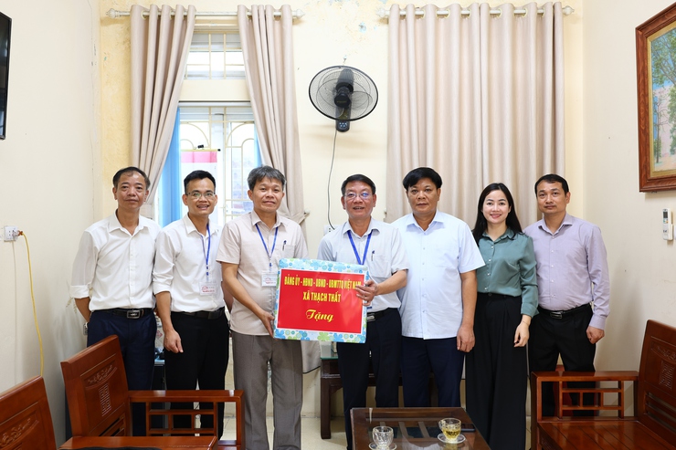 LÃNH ĐẠO XÃ THẠCH THẤT THĂM, ĐỘNG VIÊN HỘI ĐỒNG COI THI TẠI CÁC ĐIỂM THI TỐT NGHIỆP THPT NĂM 2026- Ảnh 3.