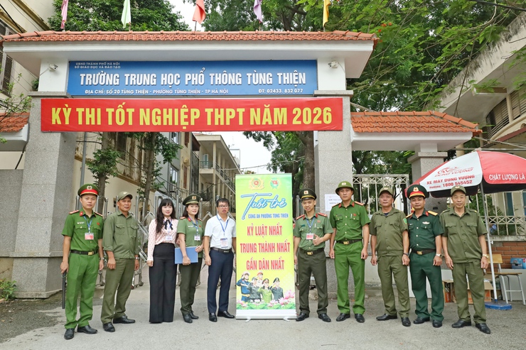 Lãnh đạo phường Tùng Thiện kiểm tra công tác tổ chức kỳ thi tốt nghiệp THPT năm 2026, động viên lực lượng " Tiếp sức mùa thi "- Ảnh 2.