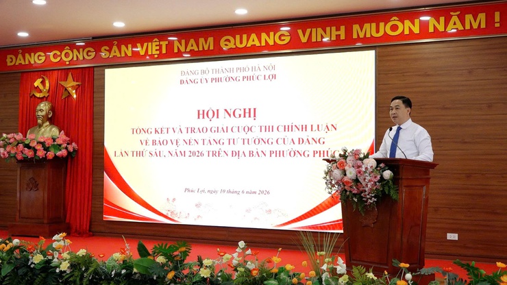 Phường Phúc Lợi trao giải Cuộc thi chính luận về bảo vệ nền tảng tư tưởng của Đảng lần thứ Sáu năm 2026- Ảnh 3.
