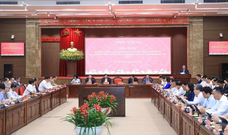 Xã Minh Châu vinh dự được Ban Thường vụ Thành ủy Hà Nội tặng Bằng khen sau một năm vận hành chính quyền địa phương hai cấp.- Ảnh 1.