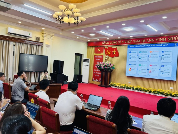 PHƯỜNG VĂN MIẾU - QUỐC TỬ GIÁM TỔ CHỨC TẬP HUẤN HỆ THỐNG QUẢN TRỊ THỰC THI NHIỆM VỤ TRÊN HANOIWORK GẮN VỚI OKR/KPI- Ảnh 2.
