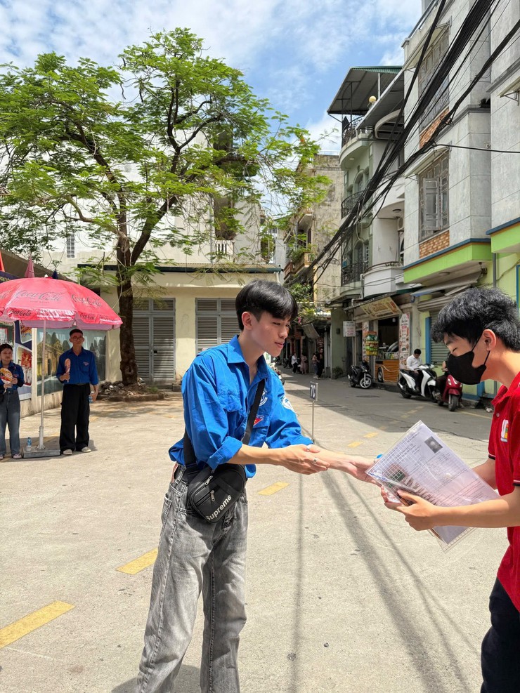 ĐỘI HÌNH TIẾP SỨC MÙA THI PHƯỜNG BẠCH MAI SẴN SÀNG ĐỒNG HÀNH CÙNG SĨ TỬ TRONG KỲ THI TỐT NGHIỆP THPT 2026- Ảnh 5.