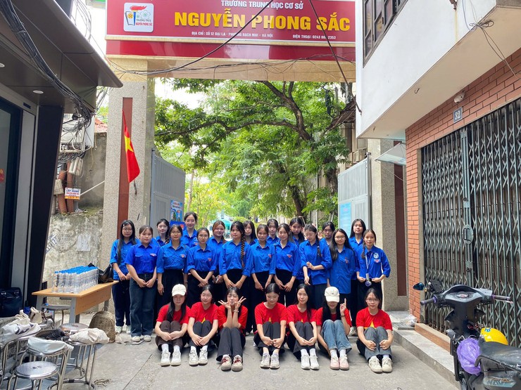 ĐỘI HÌNH TIẾP SỨC MÙA THI PHƯỜNG BẠCH MAI SẴN SÀNG ĐỒNG HÀNH CÙNG SĨ TỬ TRONG KỲ THI TỐT NGHIỆP THPT 2026- Ảnh 10.