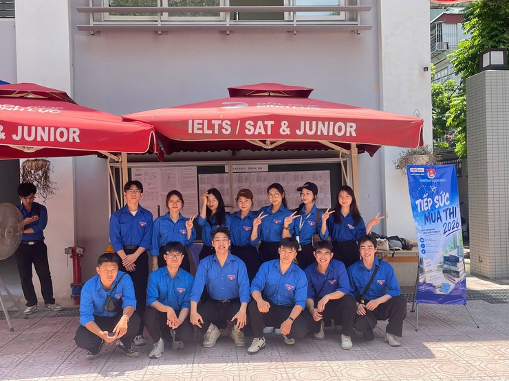 ĐỘI HÌNH TIẾP SỨC MÙA THI PHƯỜNG BẠCH MAI SẴN SÀNG ĐỒNG HÀNH CÙNG SĨ TỬ TRONG KỲ THI TỐT NGHIỆP THPT 2026- Ảnh 9.