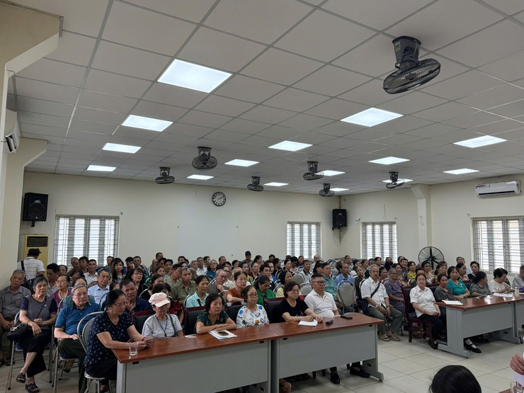 ĐƠN VỊ BẦU CỬ SỐ 3, 4 PHƯỜNG VĂN MIẾU - QUỐC TỬ GIÁM TỔ CHỨC HỘI NGHỊ TIẾP XÚC CỬ TRI TRƯỚC KỲ HỌP THỨ 3 HĐND PHƯỜNG KHÓA II, NHIỆM KỲ 2026 - 2031- Ảnh 3.