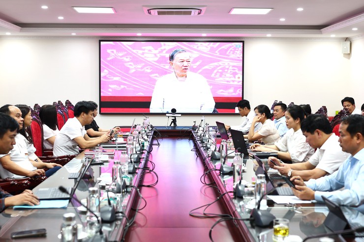 THẠCH THẤT TIẾP SÓNG HỘI NGHỊ SƠ KẾT 01 NĂM VẬN HÀNH MÔ HÌNH CHÍNH QUYỀN ĐỊA PHƯƠNG HAI CẤP TRÊN ĐỊA BÀN THÀNH PHỐ HÀ NỘI- Ảnh 1.