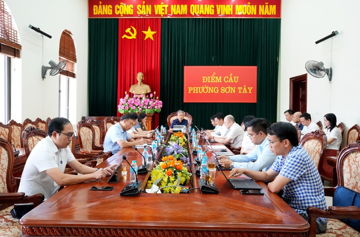 THƯỜNG TRỰC ĐẢNG ỦY PHƯỜNG SƠN TÂY NGHE BÁO CÁO KẾT QUẢ TRIỂN KHAI ĐỀ ÁN CHUYỂN ĐỔI SỐ GIAI ĐOẠN 2026 – 2030- Ảnh 1.