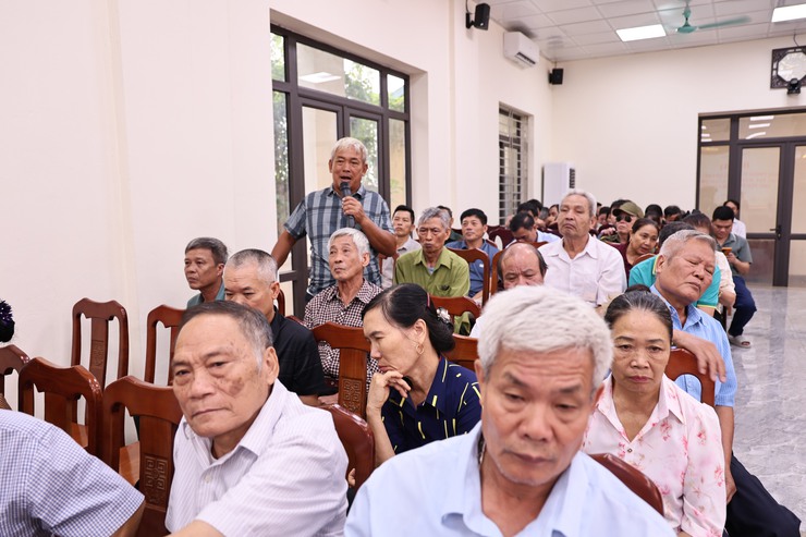 HOÀ XÁ LẮNG NGHE NHÂN DÂN ĐỂ ĐỔI MỚI VÀ NÂNG CAO HIỆU QUẢ GIẢI QUYẾT THỦ TỤC HÀNH CHÍNH TẠI ĐỊA PHƯƠNG- Ảnh 7.
