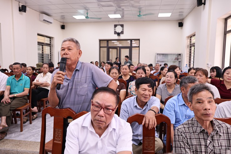 HOÀ XÁ LẮNG NGHE NHÂN DÂN ĐỂ ĐỔI MỚI VÀ NÂNG CAO HIỆU QUẢ GIẢI QUYẾT THỦ TỤC HÀNH CHÍNH TẠI ĐỊA PHƯƠNG- Ảnh 5.