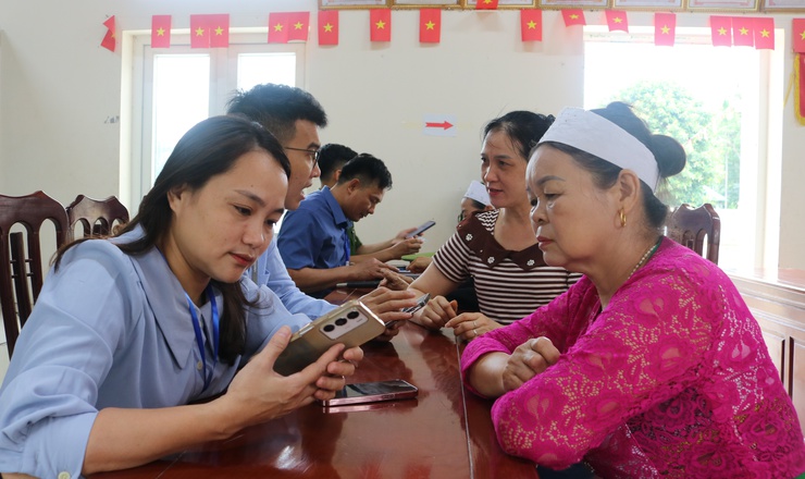 Xã Mỹ Đức triển khai thí điểm mô hình “Chính quyền số lưu động” tại thôn Gốc Báng- Ảnh 4.