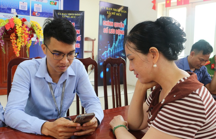 Xã Mỹ Đức triển khai thí điểm mô hình “Chính quyền số lưu động” tại thôn Gốc Báng- Ảnh 6.