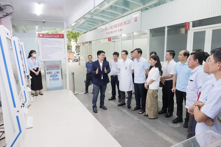 Sở Y tế Hà Nội làm việc với đoàn công tác Sở Y tế tỉnh Hưng Yên về chuyển đổi số y tế- Ảnh 3.