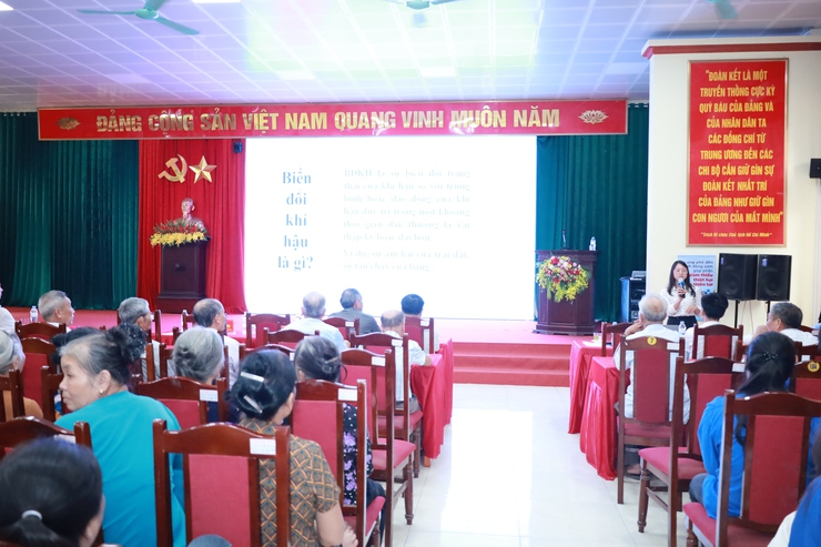Hơn 300 đại biểu xã Minh Châu được tập huấn nâng cao kiến thức, kỹ năng phòng, chống thiên tai năm 2026- Ảnh 5.
