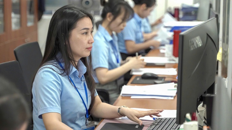 Bộ Chính trị định hướng tinh gọn biên chế giai đoạn 2027 - 2031 gắn với chuyển đổi số và nâng cao hiệu quả hoạt động- Ảnh 1.