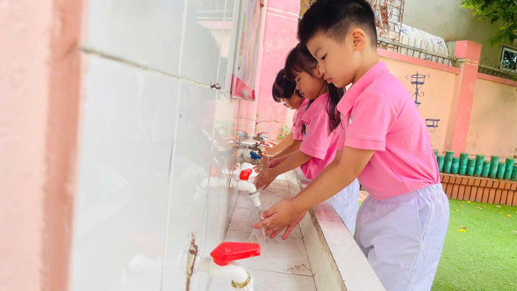 Trường Mầm non A Tứ Hiệp tổ chức các hoạt động hè bổ ích, an toàn cho trẻ- Ảnh 4.
