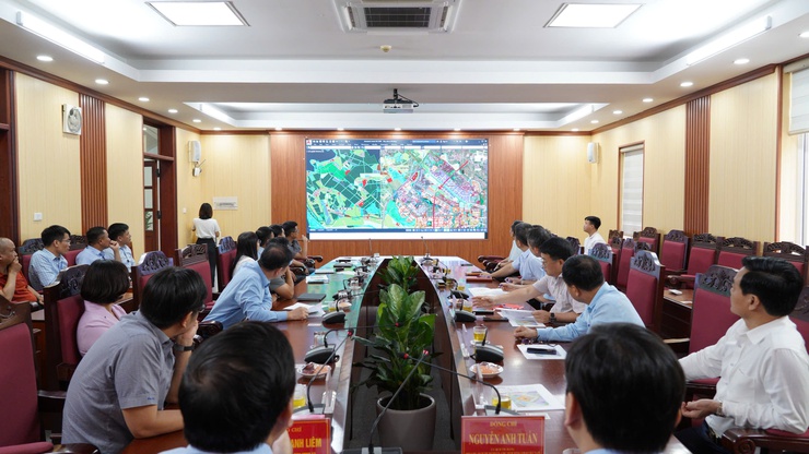 CHỦ TỊCH TỔNG LIÊN ĐOÀN LAO ĐỘNG VIỆT NAM KHẢO SÁT TÌNH HÌNH TRIỂN KHAI CÁC DỰ ÁN NHÀ Ở XÃ HỘI TẠI XÃ QUANG MINH- Ảnh 3.