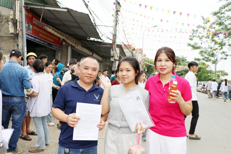 Hơn 1.000 thí sinh bước vào Kỳ thi tốt nghiệp THPT năm 2026 trên địa bàn xã Trần Phú- Ảnh 13.