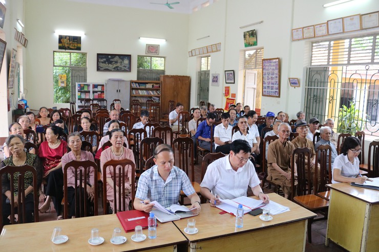 Chi bộ thôn Thái Hòa tổ chức sinh hoạt chuyên đề về công tác sắp xếp thôn- Ảnh 1.