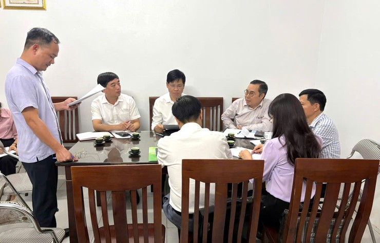Sở Nông nghiệp và Môi trường Hà Nội khảo sát, đánh giá kết quả chương trình hợp tác được triển khai trên địa bàn xã Bát Tràng- Ảnh 1.