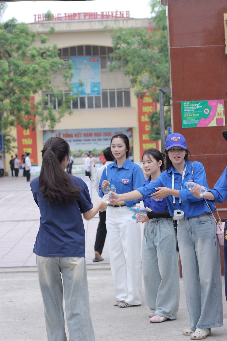 Đại Xuyên đồng hành cùng thí sinh trong ngày thi đầu tiên của Kỳ thi tốt nghiệp THPT năm 2026- Ảnh 2.
