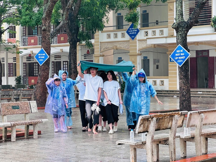    Những tấm lòng ấm áp trong mùa thi tốt nghiệp THPT năm 2026 trên địa bàn xã Đại Xuyên - Ảnh 1.