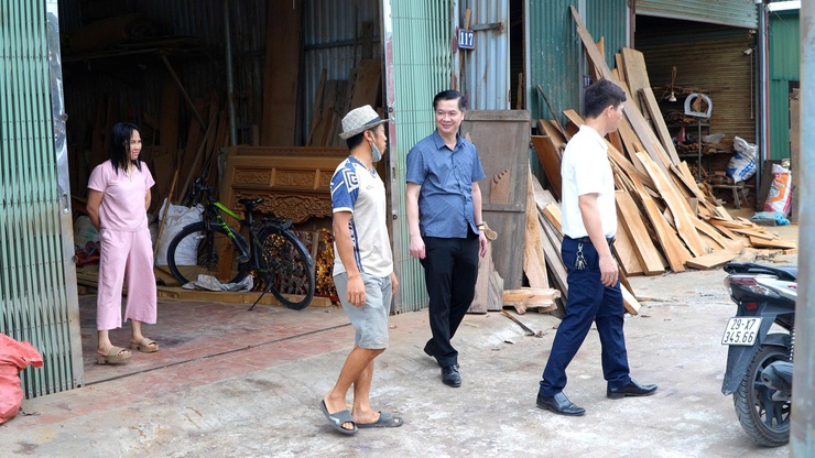 CHỦ TỊCH UBND XÃ ĐINH HỮU BÌNH KIỂM TRA THỰC ĐỊA CÁC DỰ ÁN GIAO THÔNG TRỌNG ĐIỂM, ĐÔN ĐỐC GIẢI PHÓNG MẶT BẰNG, THI CÔNG ĐẢM BẢO ĐÚNG TIẾN ĐỘ- Ảnh 4.