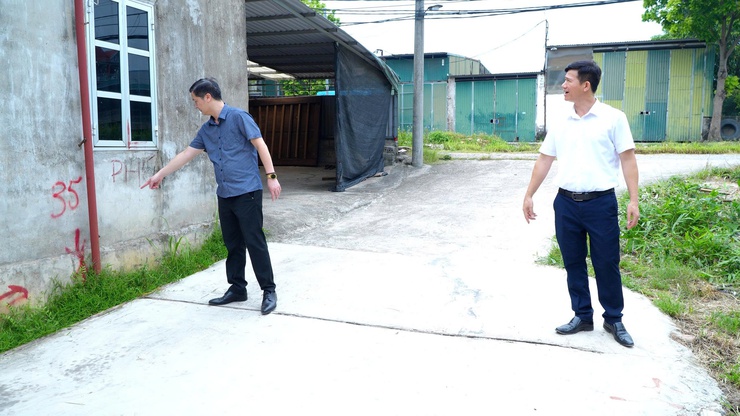 CHỦ TỊCH UBND XÃ ĐINH HỮU BÌNH KIỂM TRA THỰC ĐỊA CÁC DỰ ÁN GIAO THÔNG TRỌNG ĐIỂM, ĐÔN ĐỐC GIẢI PHÓNG MẶT BẰNG, THI CÔNG ĐẢM BẢO ĐÚNG TIẾN ĐỘ- Ảnh 3.
