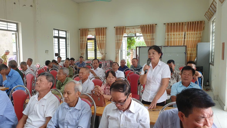 Tổ đại biểu số 4 HĐND xã Hòa Phú tiếp xúc cử tri tại nhà văn hóa thôn Hợp Nhất- Ảnh 5.