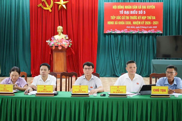 Tổ đại biểu số 5 HĐND xã Đại Xuyên tiếp xúc cử tri tại thôn Vĩnh Ninh - Ảnh 1.