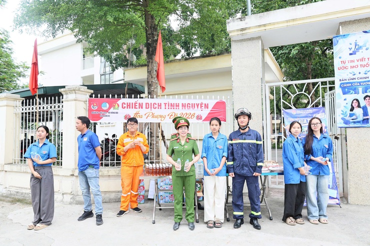 Hơn 500 thí sinh tại điểm thi THCS Quảng Bị tự tin bước vào ngày thi đầu tiên Kỳ thi tốt nghiệp THPT năm 2026- Ảnh 3.