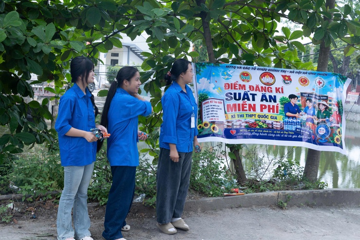 455 thí sinh tự tin bước vào ngày thi đầu tiên Kỳ thi tốt nghiệp THPT năm 2026 tại điểm thi Trường THPT Trần Đăng Ninh- Ảnh 5.