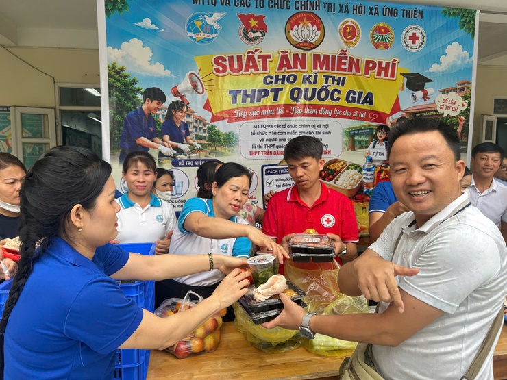 455 thí sinh tự tin bước vào ngày thi đầu tiên Kỳ thi tốt nghiệp THPT năm 2026 tại điểm thi Trường THPT Trần Đăng Ninh- Ảnh 6.