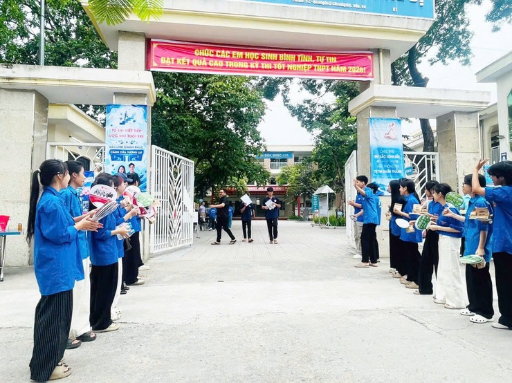 Hơn 500 thí sinh tại điểm thi THCS Quảng Bị tự tin bước vào ngày thi đầu tiên Kỳ thi tốt nghiệp THPT năm 2026- Ảnh 15.