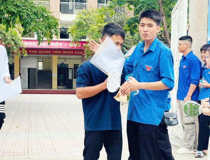 Hơn 500 thí sinh tại điểm thi THCS Quảng Bị tự tin bước vào ngày thi đầu tiên Kỳ thi tốt nghiệp THPT năm 2026- Ảnh 16.