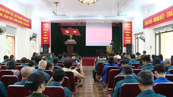 Phường Hà Đông tập huấn Đội xung kích làm nhiệm vụ phòng, chống thiên tai năm 2026- Ảnh 1.