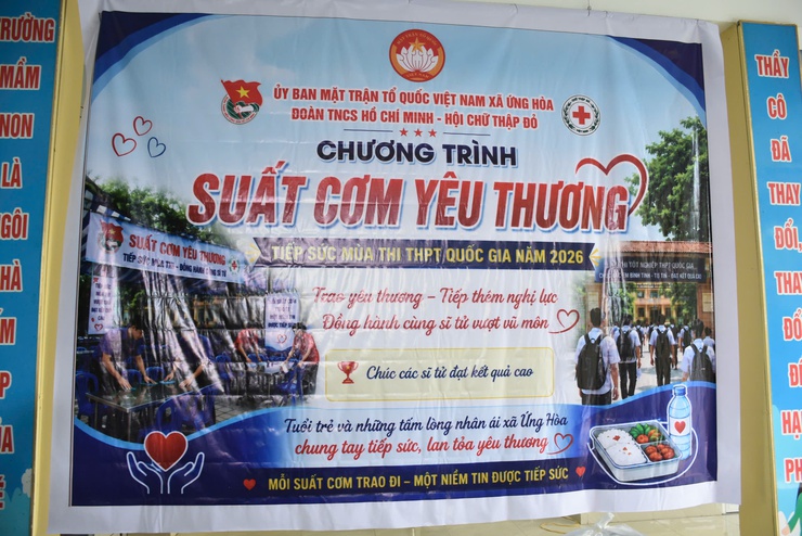 ỨNG HOÀ: HƠN 1.000 SUẤT CƠM YÊU THƯƠNG TIẾP SỨC SĨ TỬ TRONG KỲ THI TỐT NGHIỆP THPT NĂM 2026- Ảnh 16.