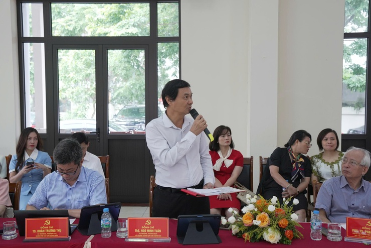 Tọa đàm khoa học: Phát triển nguồn nhân lực chính quyền địa phương hai cấp đáp ứng yêu cầu kỷ nguyên mới- Ảnh 10.