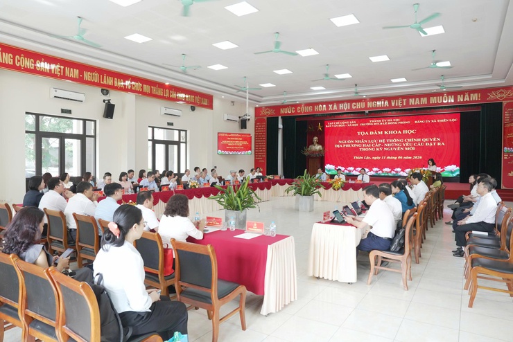 Tọa đàm khoa học: Phát triển nguồn nhân lực chính quyền địa phương hai cấp đáp ứng yêu cầu kỷ nguyên mới- Ảnh 4.