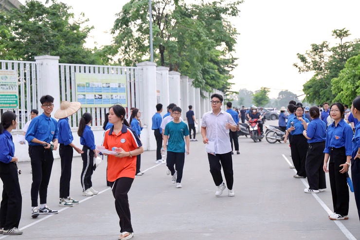 1.704 thí sinh tham dự kỳ thi tốt nghiệp THPT năm 2026 tại 3 điểm thi trên địa bàn xã Thiên Lộc- Ảnh 9.